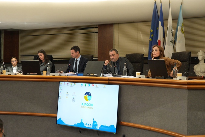 (Photo : Paule Santoni)