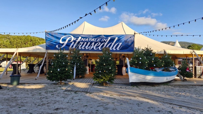 “Natale in Pitrusedda”, un événement inédit les pieds dans le sable, inauguré ce vendredi “Natale in Pitrusedda”, un événement inédit les pieds dans le sable, inauguré ce vendredi