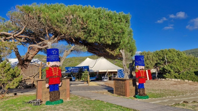 “Natale in Pitrusedda”, un événement inédit les pieds dans le sable, inauguré ce vendredi