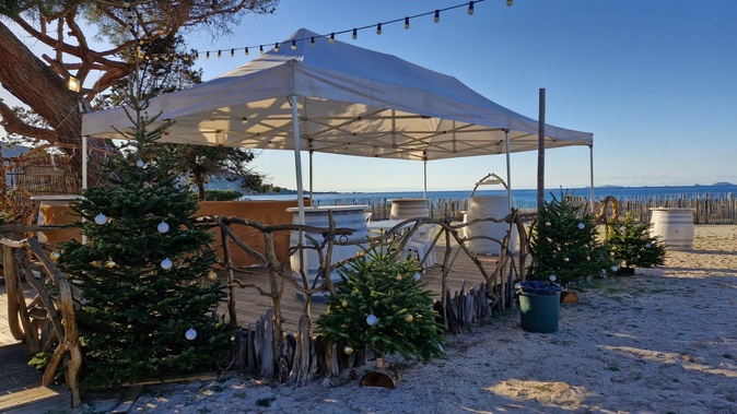 “Natale in Pitrusedda”, un événement inédit les pieds dans le sable, inauguré ce vendredi “Natale in Pitrusedda”, un événement inédit les pieds dans le sable, inauguré ce vendredi