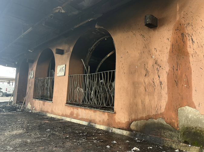 Bastia, un établissement du quai des Martyrs ravagé par les flammes Bastia, un établissement du quai des Martyrs ravagé par les flammes