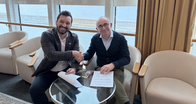 Ludovic Izoird, directeur-général exécutif d’Elyse Energy et Pierre-Antoine Villanova, directeur-général de Corsica linea ont signé le  protocole d’accord visant à accélérer l’utilisation du e-méthanol dans le transport maritime