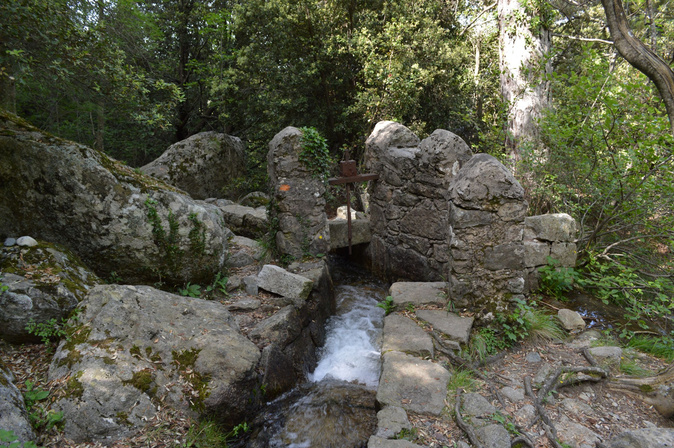 Le Canal de l'Ajara à Bastelica (Photo : Commune de Bastelica) Le Canal de l'Ajara à Bastelica (Photo : Commune de Bastelica)
