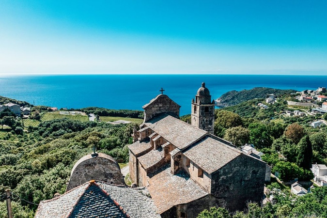 L'Eglise paroissiale Saint-Cyprien de Morsiglia (Photo : Ariavista)