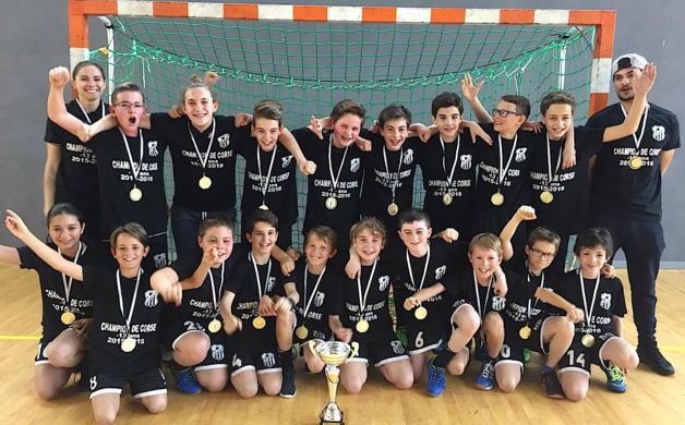 Les -13 ans mixtes du Handball Ajaccio Club, champions de Corse Les -13 ans mixtes du Handball Ajaccio Club, champions de Corse