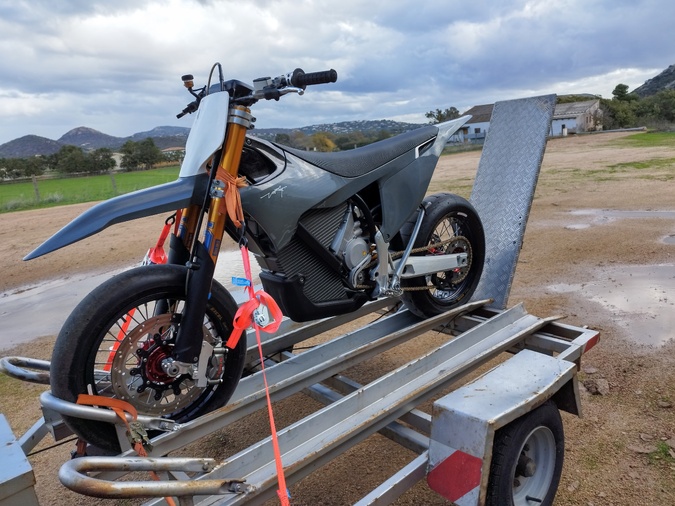 Une moto électrique de course appartenant à Don Jacques Balesi. Une moto électrique de course appartenant à Don Jacques Balesi.