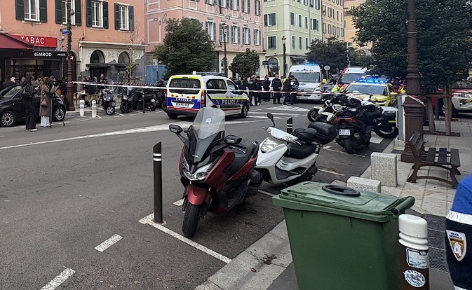 Ajaccio - Un homme armé d'un couteau neutralisé par la police sur le cours Napoléon