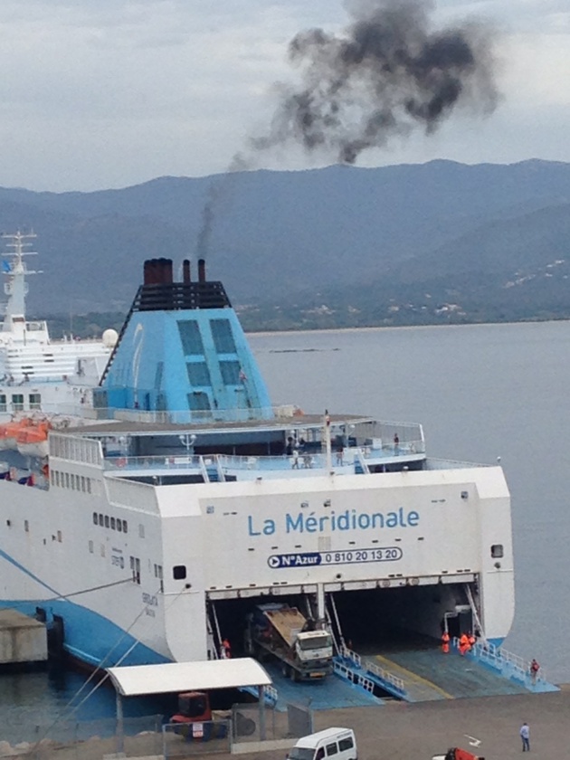 Ajaccio : Vous avez dit pollution ? Fumicacciu neru ! Ajaccio : Vous avez dit pollution ? Fumicacciu neru !