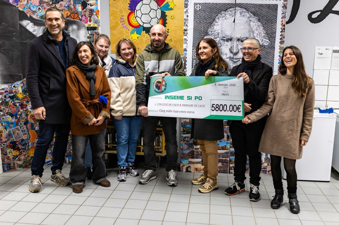 A Festa di a Nazione Calvese, Inseme si pò remet plus de 5 700 € aux écoles et au collège