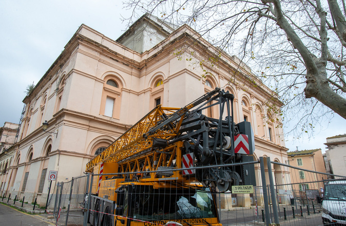 Théâtre de Bastia : les travaux se poursuivent avec le désamiantage de la toiture Théâtre de Bastia : les travaux se poursuivent avec le désamiantage de la toiture