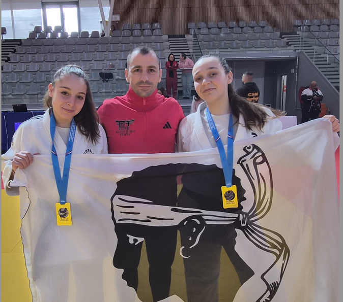 Championnats de France Ju-jitsu : exploit national pour deux jeunes Corses Championnats de France Ju-jitsu : exploit national pour deux jeunes Corses