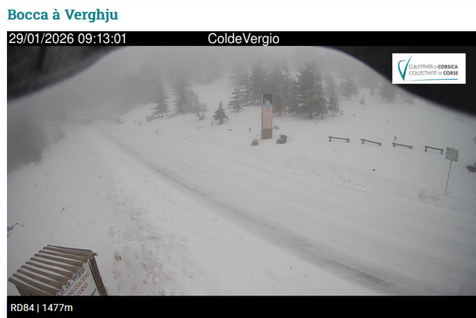 Neige : Circulation interdite aux véhicules articulés sur les principaux cols routiers Neige : Circulation interdite aux véhicules articulés sur les principaux cols routiers