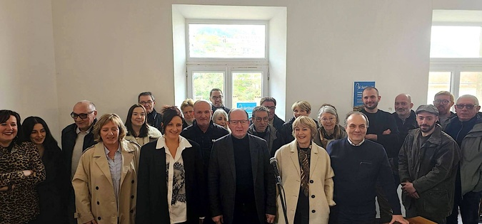 (Facebook (Aiò Sartinesi)