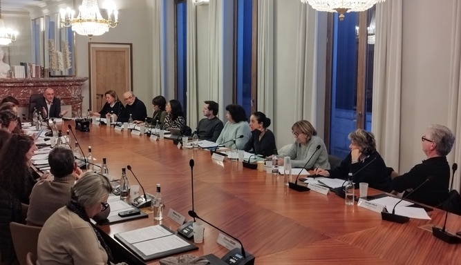 D'un bout à l'autre de la table du conseil municipal, Jean-Christophe Angelini et Georges Mela ont offert ce lundi soir un avant-goût de leur bataille électorale imminente.