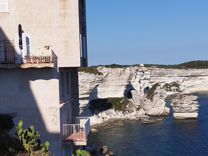 Une étude structurelle sur l'état du bâti des falaises est actuellement menée par l'Etat. Une étude structurelle sur l'état du bâti des falaises est actuellement menée par l'Etat.