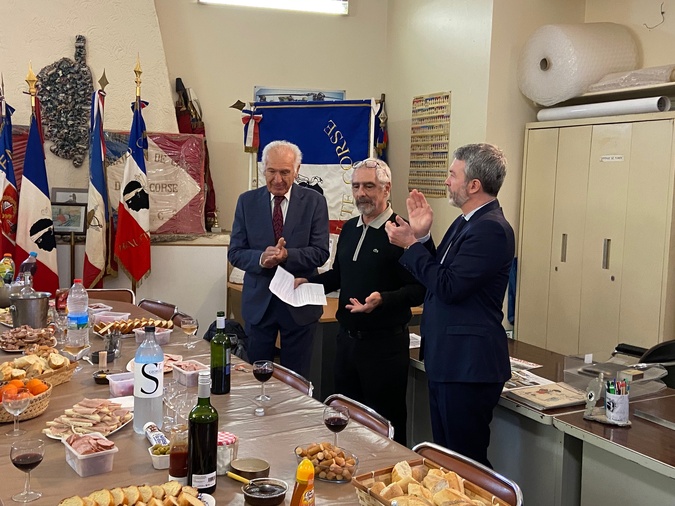 Lors de la passation des pouvoirs entre Sixte Ugolini et Pascal Rossi (au centre). (Photo CNI)