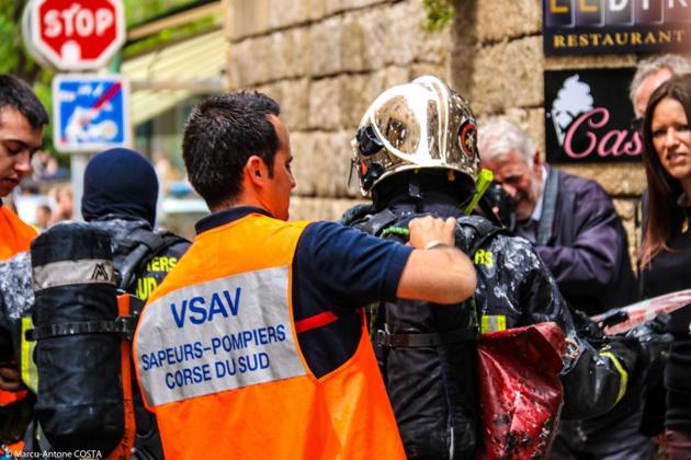 Ajaccio : Un incendie ravage un appartement de la vieille ville Ajaccio : Un incendie ravage un appartement de la vieille ville