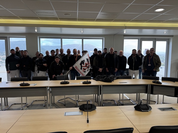 Depuis ce mardi matin, les brancardiers occupent les locaux de la direction Depuis ce mardi matin, les brancardiers occupent les locaux de la direction