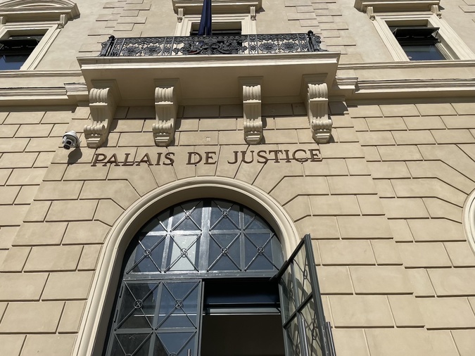 Un homme condamné à 4 ans de prison pour l’incendie d’une paillotte à Bonifacio