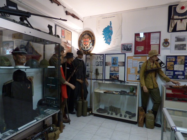 Toute l'histoire militaire de la Corse à travers des objets de valeur est détenue entre ces murs. Toute l'histoire militaire de la Corse à travers des objets de valeur est détenue entre ces murs.