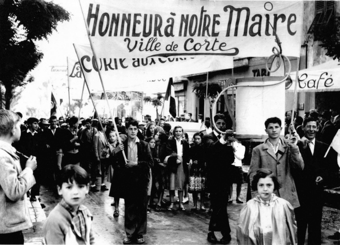 Au premier plan à droite, l'immense pot de chambre pour procéder au "lavement" au Partitellu ! Au premier plan à droite, l'immense pot de chambre pour procéder au "lavement" au Partitellu !