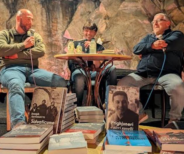 Marcu Biancarelli et Joseph Antonetti réunis pour la soirée littéraire à Portivechu