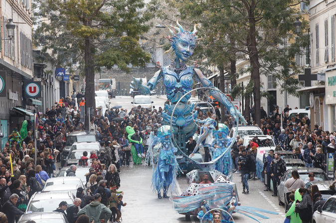 EN IMAGES - Carnaval de Bastia : L'ambiance malgré la grisaille EN IMAGES - Carnaval de Bastia : L'ambiance malgré la grisaille