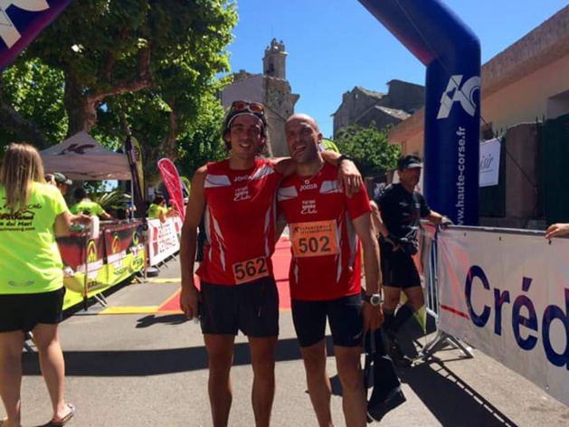 Les deux insulaires du podium de la 24km (Photo Running Cub de Furiani) Les deux insulaires du podium de la 24km (Photo Running Cub de Furiani)