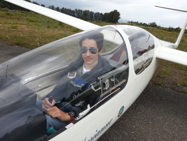 Cyril Kervinio aux commandes de son planeur.