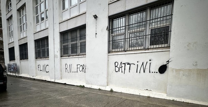 Bastia : des tags à l’encontre de Nicolas Battini sur les murs de la bibliothèque municipale Bastia : des tags à l’encontre de Nicolas Battini sur les murs de la bibliothèque municipale