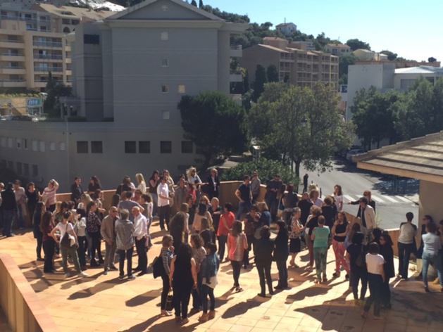 Bastia : Rassemblement de soutien à la DISS pour Jean-François Leoni Bastia : Rassemblement de soutien à la DISS pour Jean-François Leoni