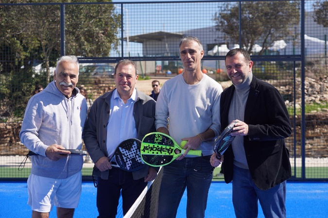 L'ancien tennisman Mansour Bahrami (à gauche) était présent lors de l'inauguration. PHOTO MAIRIE DE BONIFACIO