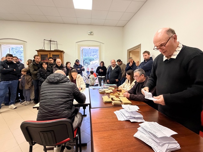 Muru - Laetitia Leonetti l'emporte au second tour, une victoire serrée et historique Muru - Laetitia Leonetti l'emporte au second tour, une victoire serrée et historique