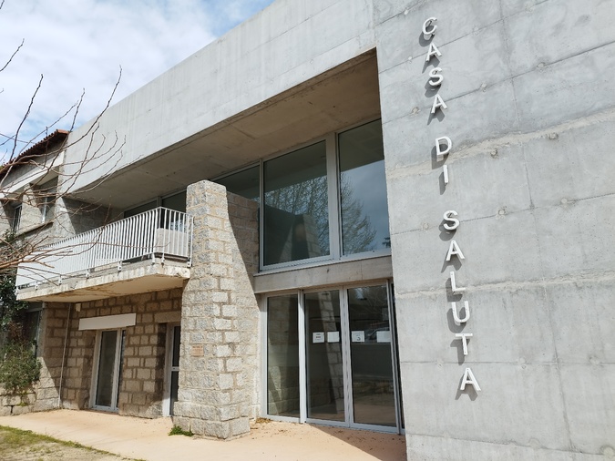 La Casa di saluta accueillait quatre médecins, dont le Dr Colombani et le Dr Piazza. La Casa di saluta accueillait quatre médecins, dont le Dr Colombani et le Dr Piazza.