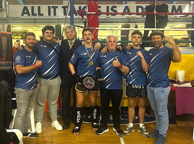 Louka Jug (Toni Sport Team POLI de Biguglia) : kick-boxing, K-1 et boxe anglaise, trois combats successifs, trois victoires…