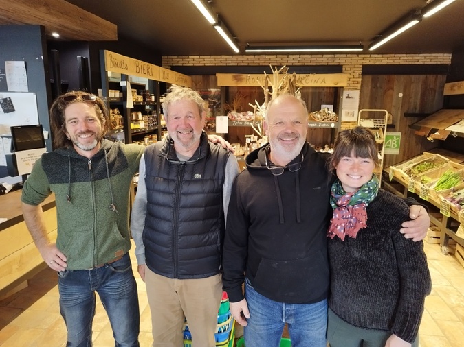Alexis Poisson, Daniel Hervet, Philippe Belanger et Camille Jehl sont quatre des producteurs de la micro-région adhérents d'U Core paesanu.