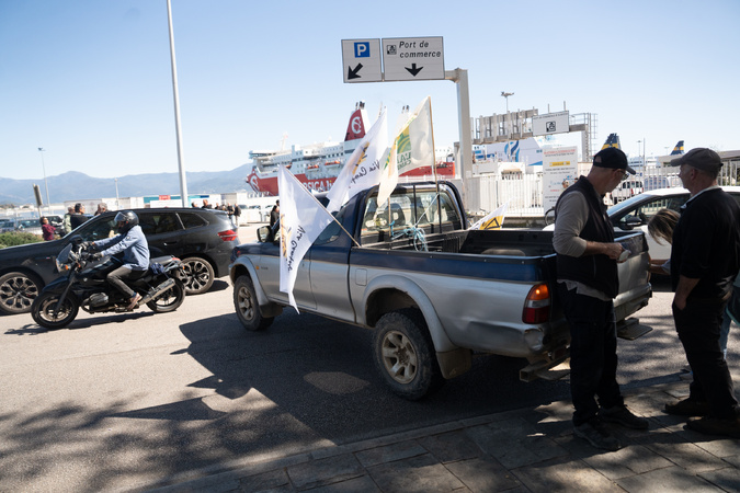 Corse : le blocage des ports se poursuit. Une table ronde prévue ce jeudi Corse : le blocage des ports se poursuit. Une table ronde prévue ce jeudi