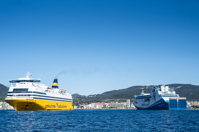  Corse : le blocage des ports se poursuit.  Une table ronde prévue ce jeudi