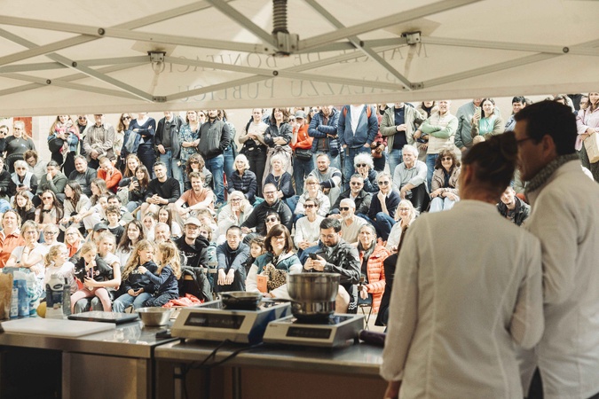L'an dernier, le public avait répondu présent, prêtant parfois main forte aux chefs durant les ateliers cuisine. PHOTO Office Municipal de Tourisme de Bonifacio / K.Legoff