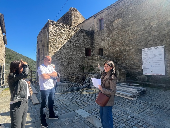 Le maire, Stéphane Ottavi, et l'architecte Luce Pozzo di Borgo Le maire, Stéphane Ottavi, et l'architecte Luce Pozzo di Borgo