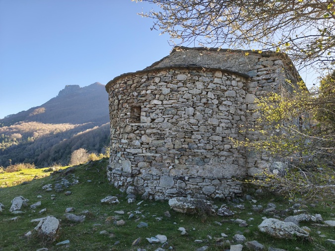 A màghjina - San Petru d’Accia, l’anima antica chì parla à u ventu