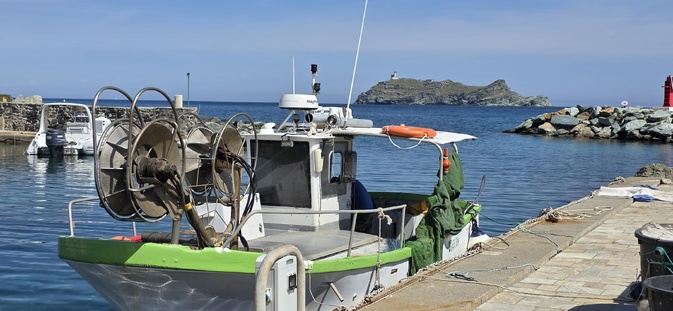 A màghjina - Barcaghju, u silenziu di u portu