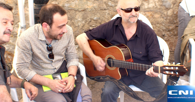 Oletta : Jérôme Ferrari… chanteur à "Un libru in paese" Oletta : Jérôme Ferrari… chanteur à "Un libru in paese"