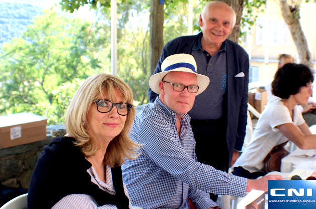 Evelyne Adam, Hervé Ghesquière et Jean-Pierre Leccia, maire d'Oletta Evelyne Adam, Hervé Ghesquière et Jean-Pierre Leccia, maire d'Oletta