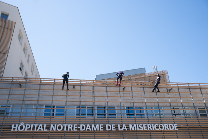 Des supers héros au grand coeur aux côtés des enfants à l'hôpital d'Ajaccio