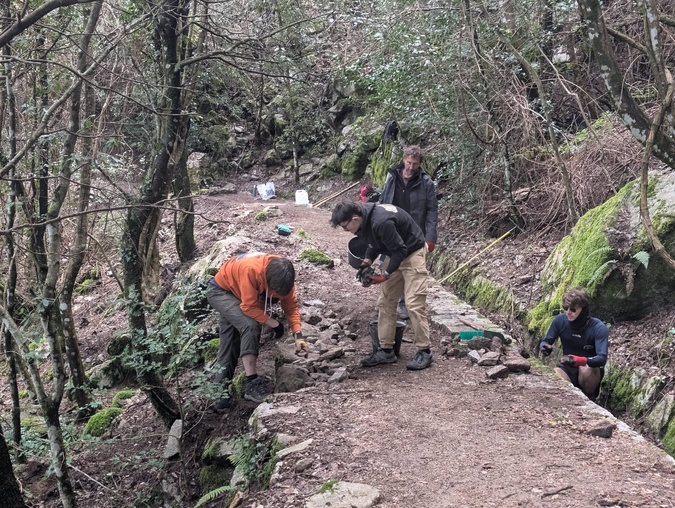 À Bastelica, l’eau recommence à couler : porté par une mobilisation collective, le canal de l’Àghjara renaît ! À Bastelica, l’eau recommence à couler : porté par une mobilisation collective, le canal de l’Àghjara renaît !