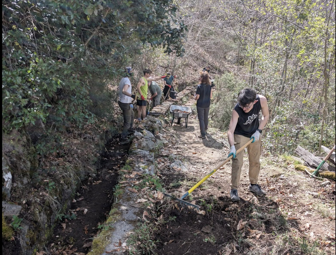 À Bastelica, l’eau recommence à couler : porté par une mobilisation collective, le canal de l’Àghjara renaît !