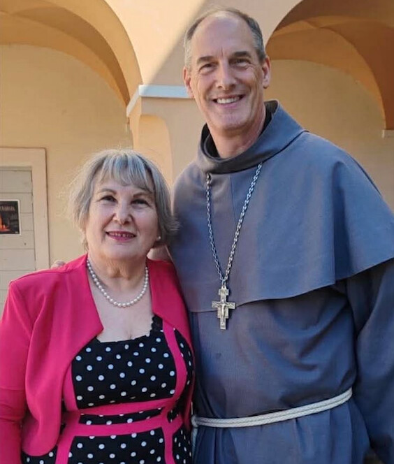 Cathy Campana et le cardinal François Bustillo