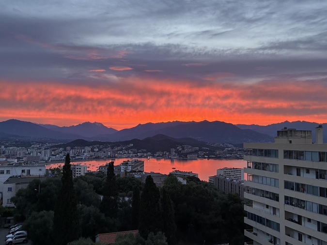 A màghjina - Alba aiaccina
