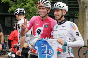 Yoann Offredo (en rose)